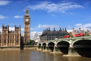 Big Ben and Houses of parliament in is London Worth Visiting
